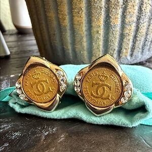 Chanel Rubcamell By Chanel Paris CC Vintage 80’s Clip On Earring - RARE